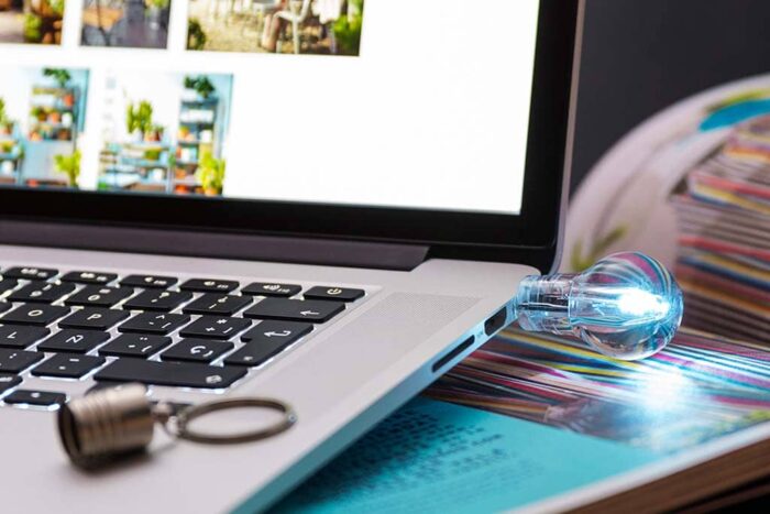 Light Bulb USB Flash Drive